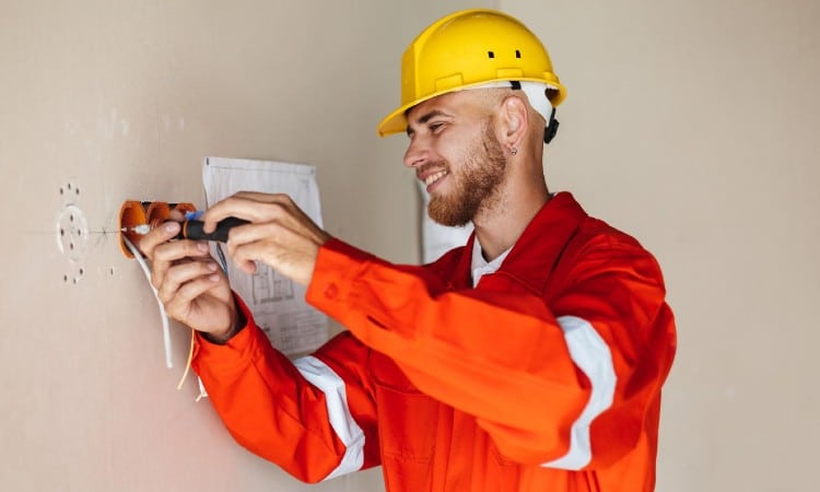 reglamentos instalador eléctrico