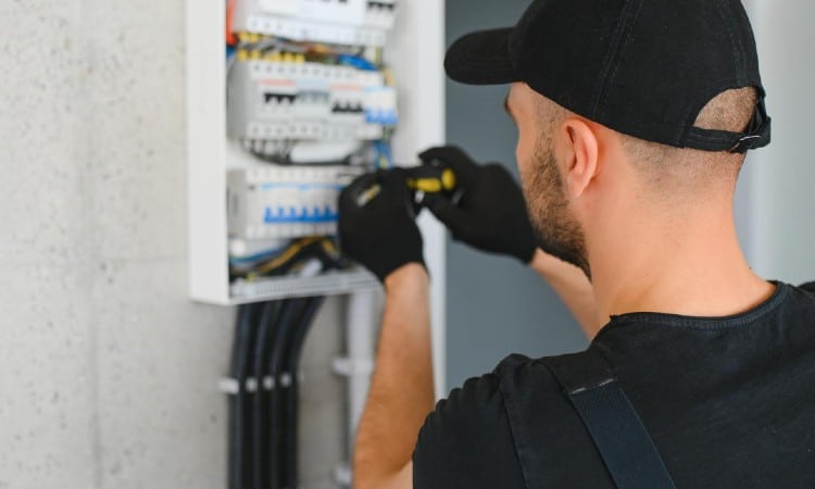 servicios electricistas en Zaragoza